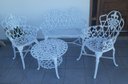 Ver imagem 2 de Conjunto de Mesa para Jardim Floral com Namoradeira e Mesa Baixa em Alumínio Fundido Unifer Móveis