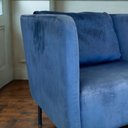 Ver imagem 2 de Poltrona Decorativa Hanna Pés em Metal - Élpis Móveis - Veludo Azul Marinho