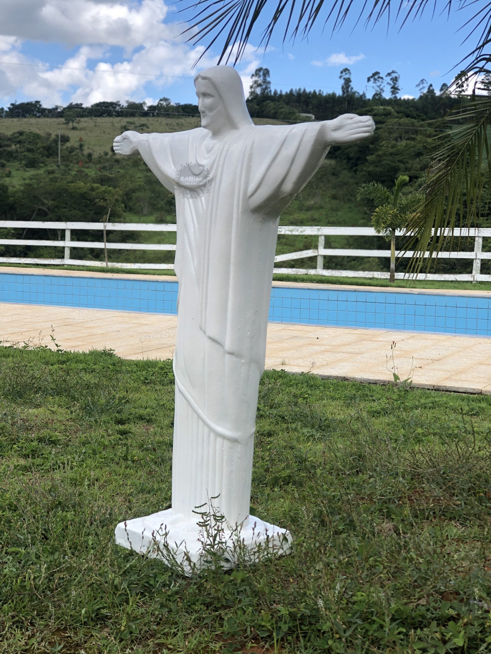 Cristo redentor artesanal feito em fibra religioso ambientes externos - 3
