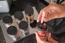 Ver imagem 5 de Kit Porta Tempero Condimentos Cozinha - Suporte com 6 Potes em Vidro Essence