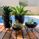 Ver imagem 1 de Kit com 4 Vasos para Plantas Preto com Tripé de Madeira