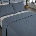 Ver imagem 1 de Kit Cobre Leito Colcha Bellini Queen Dupla Face Percal 300 Fios Textura Matelassê 3 Peças - Azul