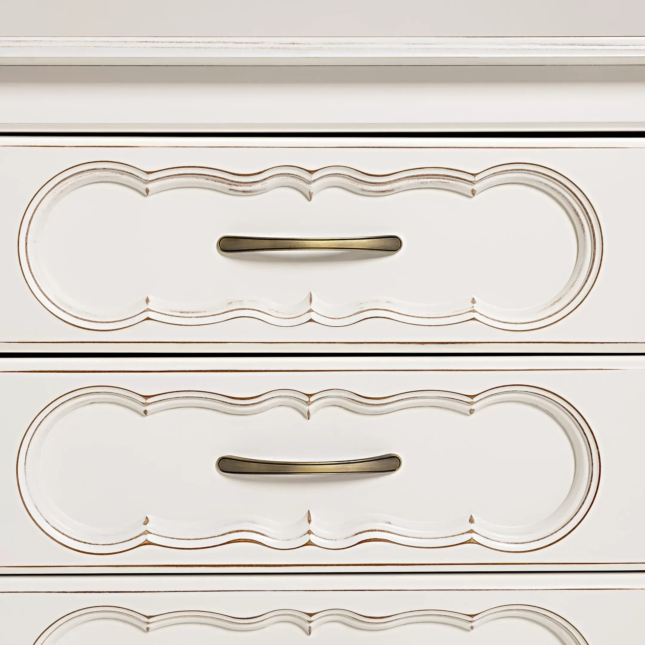 Ver imagem 3 de Cômoda Lilie Clássica | 8 Gavetas | Branco Provençal Cor:Branco-Provencal:Branco-Provencal