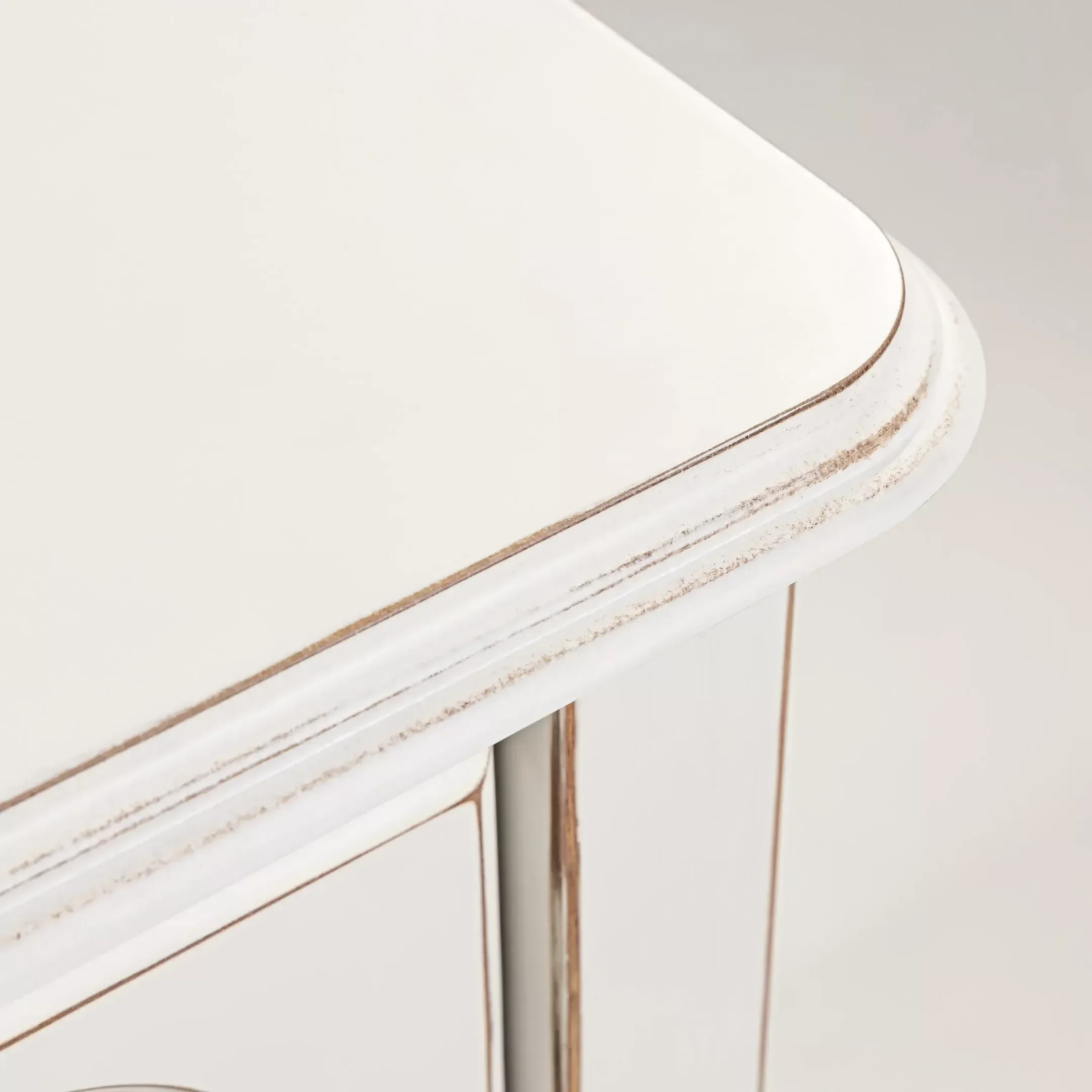 Ver imagem 2 de Cômoda Lilie Clássica | 8 Gavetas | Branco Provençal Cor:Branco-Provencal:Branco-Provencal
