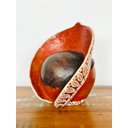 Ver imagem 2 de Escultura Cabeça Indígena Terena com Cocar em Cerâmica. Decoração Artesanal