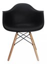 Ver imagem 2 de Cadeira Charles Eames Preta em Polipropileno com Braços e Base Wood para Sala e Escritório