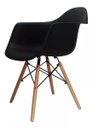 Ver imagem 5 de Cadeira Charles Eames Preta em Polipropileno com Braços e Base Wood para Sala e Escritório