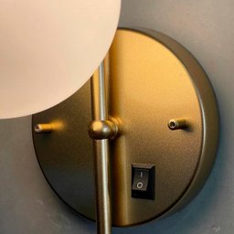 Arandela Luminária de Parede Inclinada com Interruptor Dourado com Globo Vidro Fosco 12cm - 4