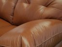 Ver imagem 7 de Sofá de Couro Marselha 2 Lugares - Conhaque com Brilho
