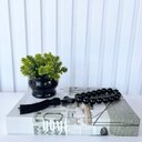Ver imagem 4 de Decoração sala livro fake + vaso preto + colar de mesa preto
