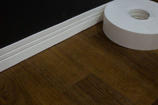 Rodapé Eva Flexível Autoadesivo 7cm X 0,5cm Napoli 06 Metros - 1