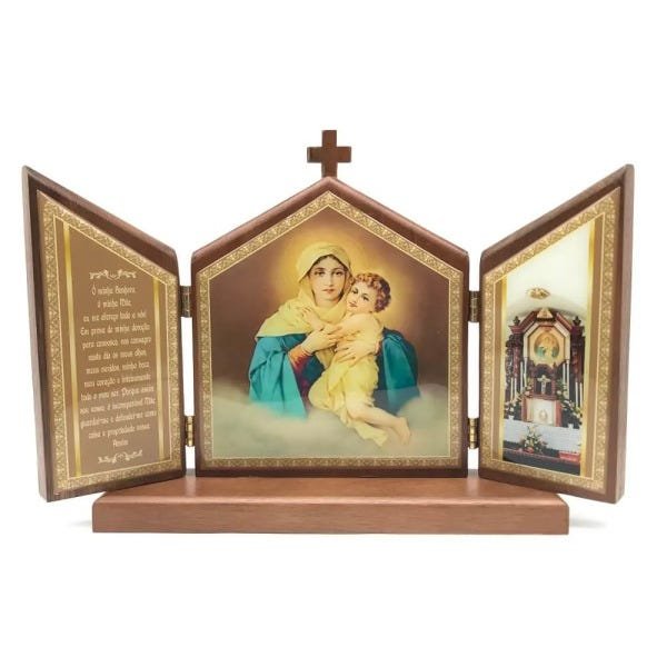 Capela da Mãe Rainha Grande com Porta de Madeira - 1