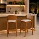 Ver imagem 1 de Kit 2 Banquetas Alta Madeira Maciça Encosto Estofado Linho Bancada Área Gourmet Movellu Home