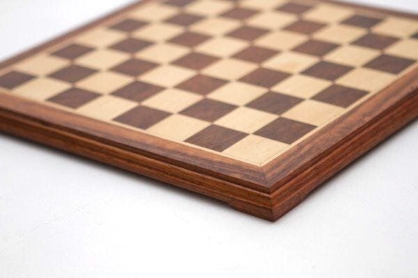 Caixa Tabuleiro de Xadrez de Madeiras Nobres - Wooden Chessboard Box 