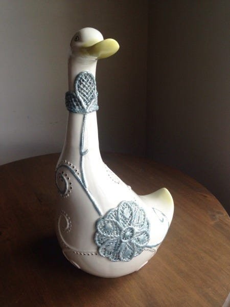 Pato de Porcelana- Feito e Pintado À Mão. Produto Exclusivo - 1