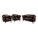 Ver imagem 1 de Conjunto Sofá Chesterfield 2 lugares Com 2 Poltronas Duquesa - Couríssimo Café