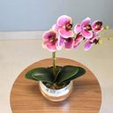 Ver imagem 2 de Arranjo de Orquídea Artificial Rosa no Vaso Prateado| Linha Permanente Formosinha