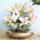 Ver imagem 2 de Arranjo de Lírios e Flor do Campo Artificial no Vaso Bronze|Linha permanente Formosinha