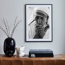 Quadro Foto Madre Teresa de Calcutá - 60x48cm:madeira Branca - 1 Quadro Foto Madre Teresa de Calcutá - 60x48cm:madeira Branca - 1
