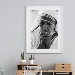 Quadro Foto Madre Teresa de Calcutá - 60x48cm:madeira Branca - 2 Quadro Foto Madre Teresa de Calcutá - 60x48cm:madeira Branca - 2