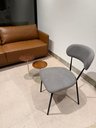 Ver imagem 4 de Kit 2 Cadeiras Decorativas Sala de Estar e Jantar Belize Brenda Boucle Cinza Pés Pretos