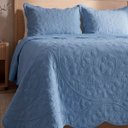 Ver imagem 1 de Kit Cobre Leito Vintage Casal Percal 300 Fios Colcha Matelassê Floral Alto Relevo 3 Peças Azul Jeans