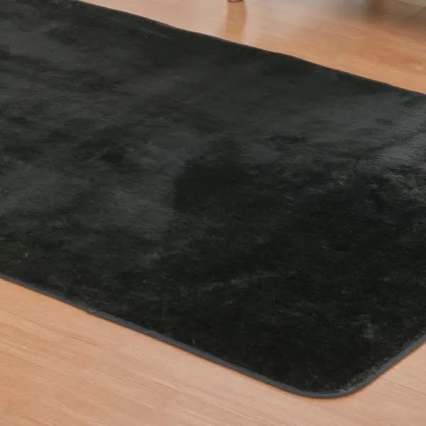 Tapete de Sala Grande Retangular 1,50M x 1,00M Antiderrapante com Pelúcia e Viés Cor: Preto - 3