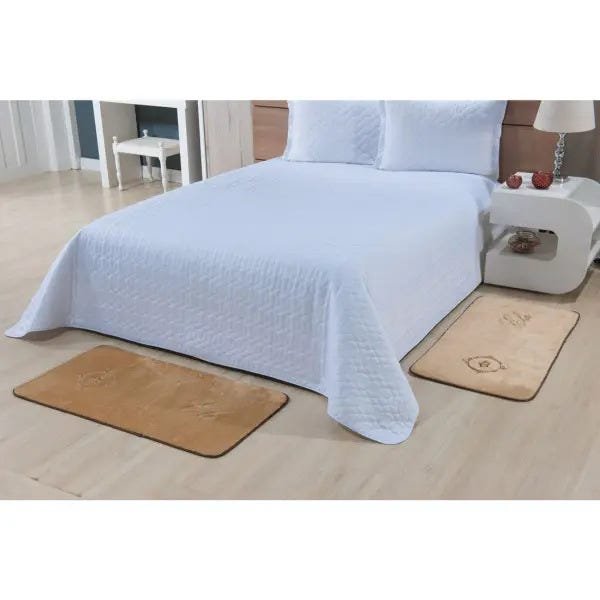 Kit de Tapetes para Quarto Coroa 2 Peças 1,00M x 50cm Antiderrapante Tecido Pelúcia Cor:Bege - 1