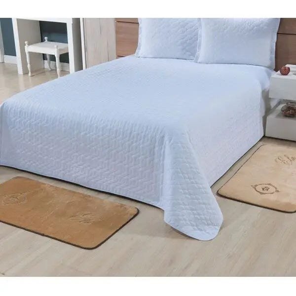 Kit de Tapetes para Quarto Coroa 2 Peças 1,00M x 50cm Antiderrapante Tecido Pelúcia Cor:Bege - 3