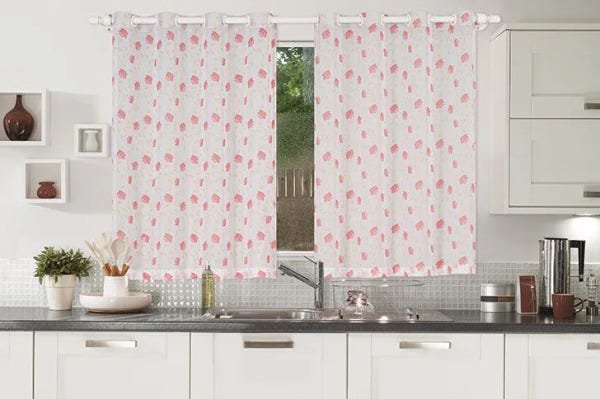 CORTINA VOIL ESTAMPADA CRAVO LILÁS 280x140 CM PARA COZINHA