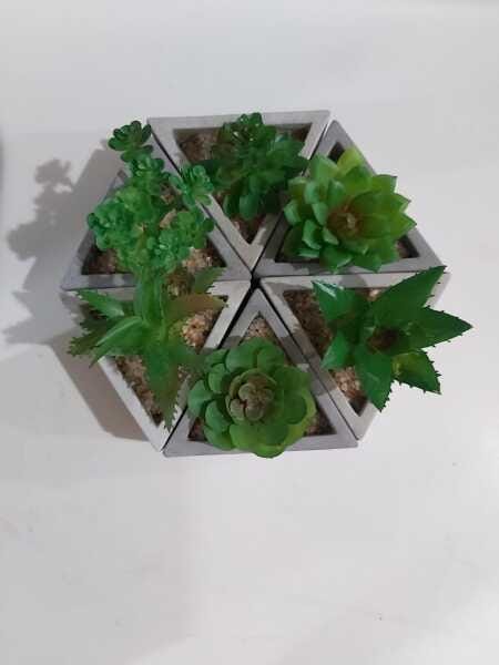 Kit 6 Flores Artificiais Suculenta + Vaso Cimento Triângulo - 4