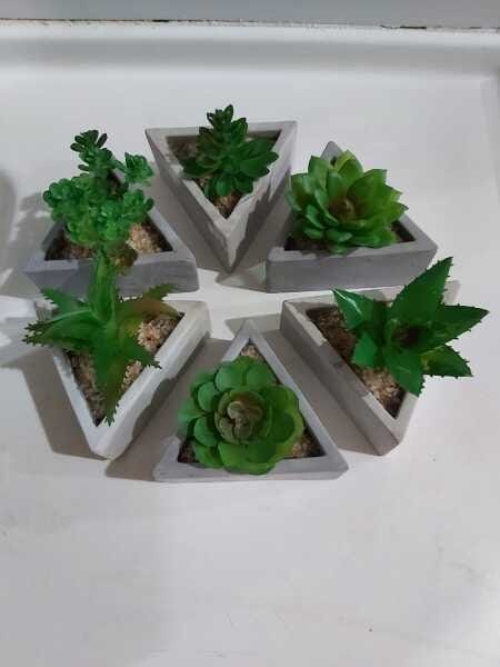 Kit 6 Flores Artificiais Suculenta + Vaso Cimento Triângulo - 3