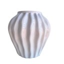 Ver imagem 1 de Vaso centro de mesa cerâmico branco c/ trabalhado ondulação