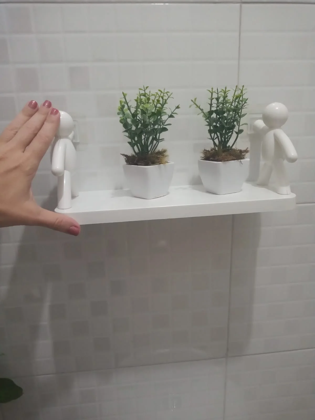 kit Prateleira Adesiva Plastico Organizador de Parede Sem Furar Parede ...