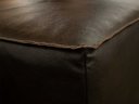 Ver imagem 4 de Puff de Couro Munique Preto Iguana - Mempra Design