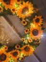 Ver imagem 4 de Guirlanda com Girassóis Decorada Luzes de Led 45 Cm Luxo