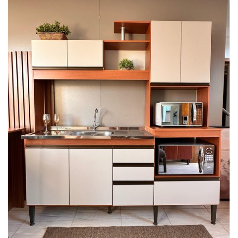 Cozinha Alice Compacta 8 Portas 2 Gavetas Nicho para Forno e Micro - Móveis Menezes