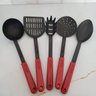 Kit 5 Utensílios de Cozinha Vermelho Colher Concha Espátula Pegador Escumadeira Cinquetti - 2