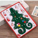 Ver imagem 4 de Mini Árvore de Natal de Madeira Verde 20cm com 23 Enfeites e Laço
