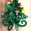 Ver imagem 5 de Mini Árvore de Natal de Madeira Verde 20cm com 23 Enfeites e Laço