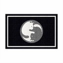 Ver imagem 1 de Tapete Vinil Pet Gato Yin Yang 60x40cm Medida de Porta, Sala
