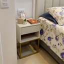 Ver imagem 4 de Mesa de Cabeceira Industrial Pé de Aço 1 Gaveta Corrediça Telescópica 1 Nicho - Off White/pé Dourado