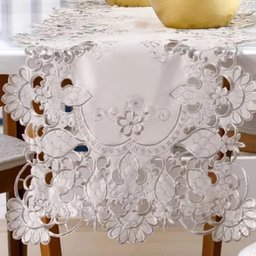 Trilho de Mesa Tessi Bordado Inglês Toque Acetinado Decore Bege - 2 Trilho de Mesa Tessi Bordado Inglês Toque Acetinado Decore Bege - 2