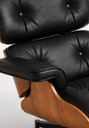 Ver imagem 5 de Poltrona Charles Eames com Puff - Freijó em Couro Preto