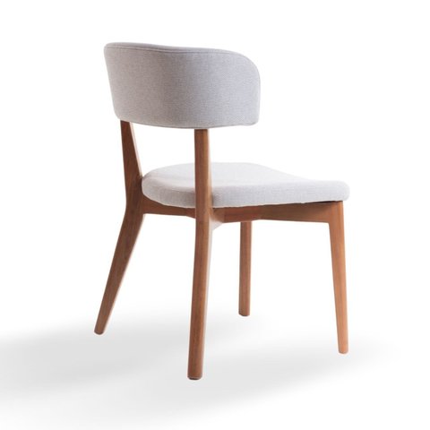 Cadeira de Madeira Joy Escandinava Estofada
