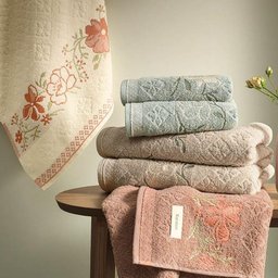 Toalha de Banho Yuna Karsten Fio Cardado Matcha - 3