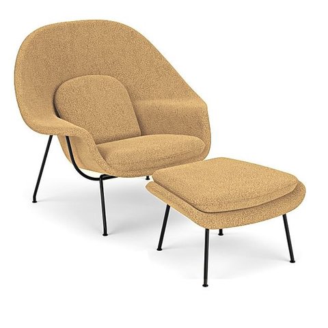 Poltrona Womb Chair com Puff em Bouclê Âmbar - Base Preta