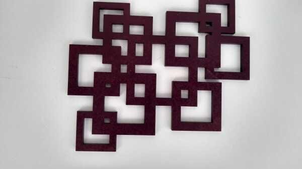 Escultura de parede abstrata quadrados, cortada à laser em MDF de 6mm, com 69cm de comprimento. - 1