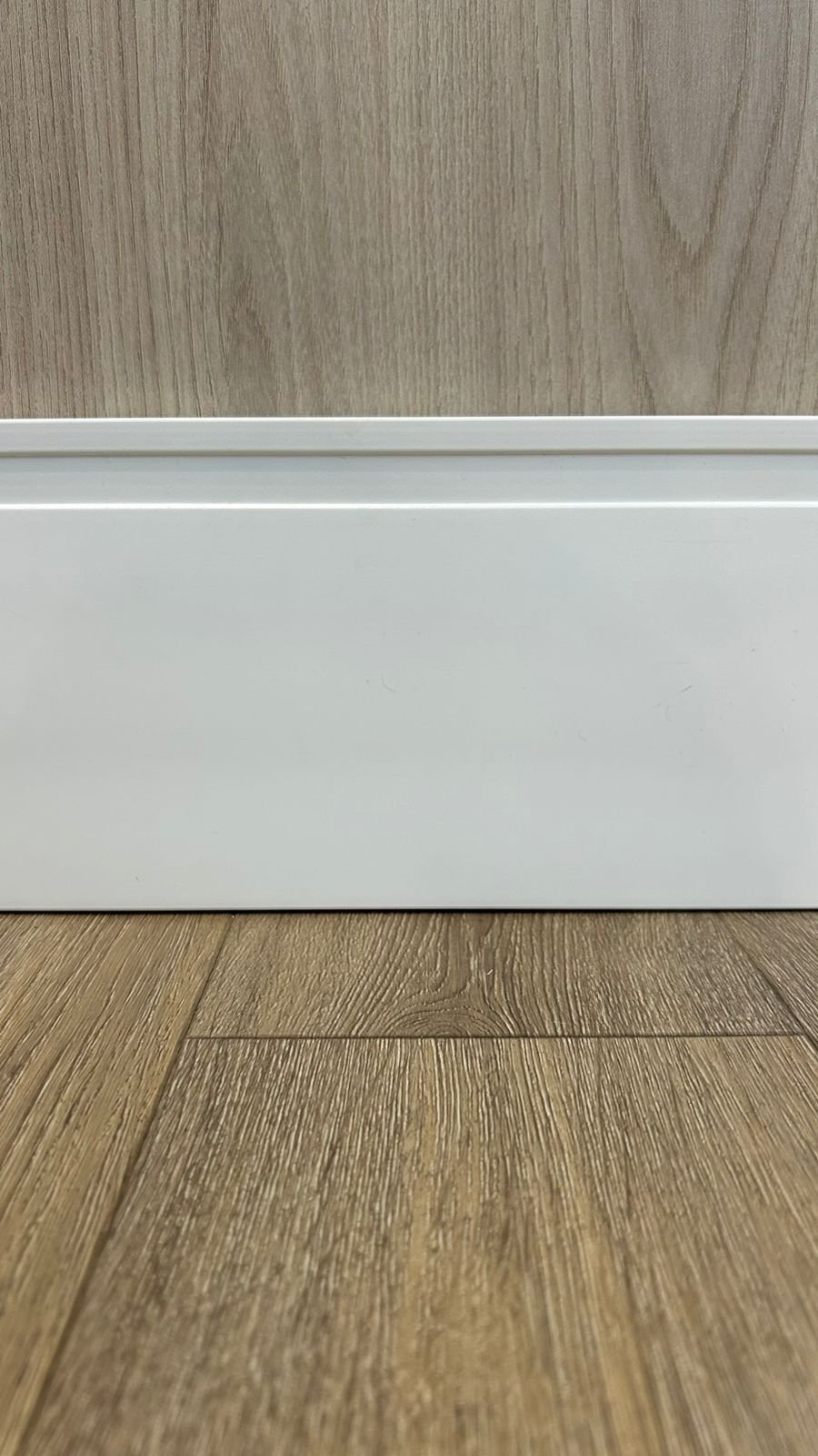 Rodapé de Poliestireno Branco com Friso 240x15cm - 3