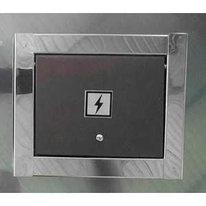 Visor de luz marrom com moldura em inox polida brilhante espelhada